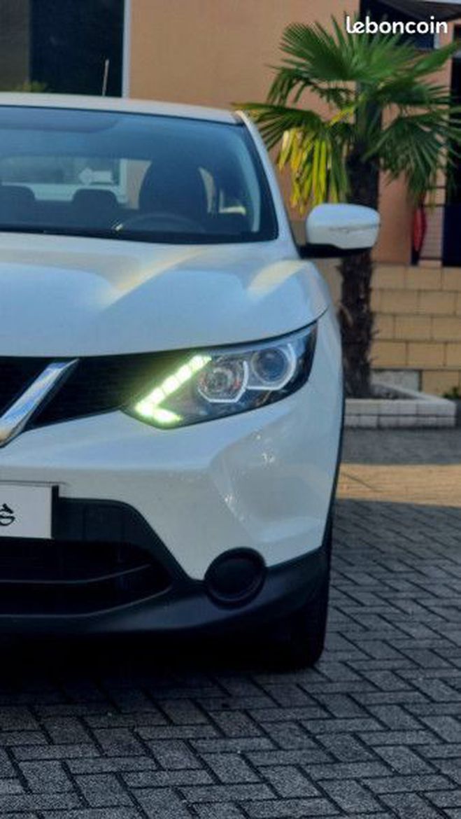Nissan Qashqai 1.2L DIG-T 115CH ACENTA Blanc de 2014