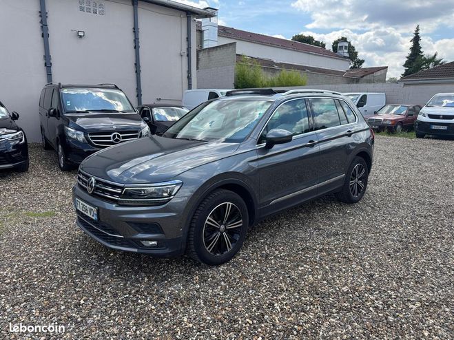 Volkswagen Tiguan 1.5 TSI EVO 150ch Carat Exclusive DSG7 H Gris de 2020