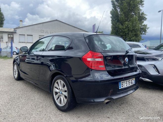 BMW Serie 1 (E81-E87) 118D 143CH CONFORT 3P Noir de 2010