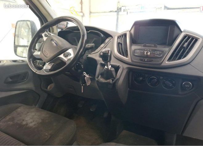 Ford Transit 2T 13900ht FOURGON T330 L2H2 2.0 130 tre Blanc de 2017
