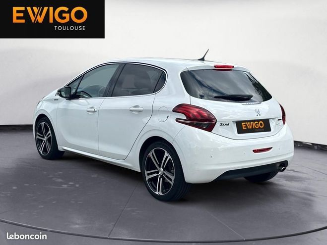 Peugeot 208 GENERATION-I 1.2 PURETECH 110 CH GT LINE Blanc de 2017