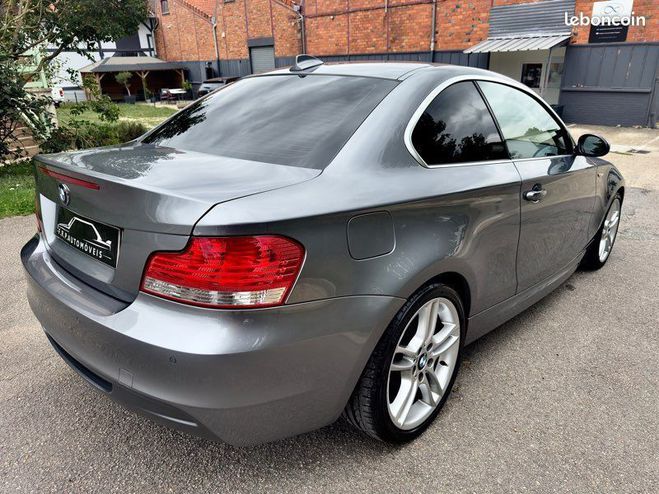 BMW Serie 1 e82 123d coup pack -M 1ere main-bva-nav Gris de 2009