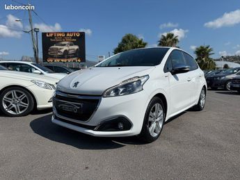  Voir détails -Peugeot 208 vvti à Nice (06)