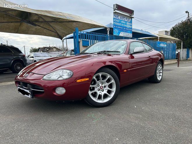 Jaguar XK8 Coup 4.0L V8 294CV BVA Rouge de 2001