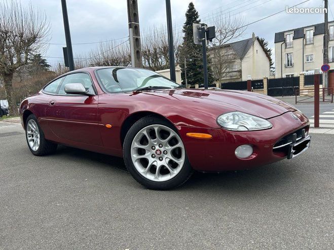 Jaguar XK8 Coup 4.0L V8 294CV BVA Rouge de 2001