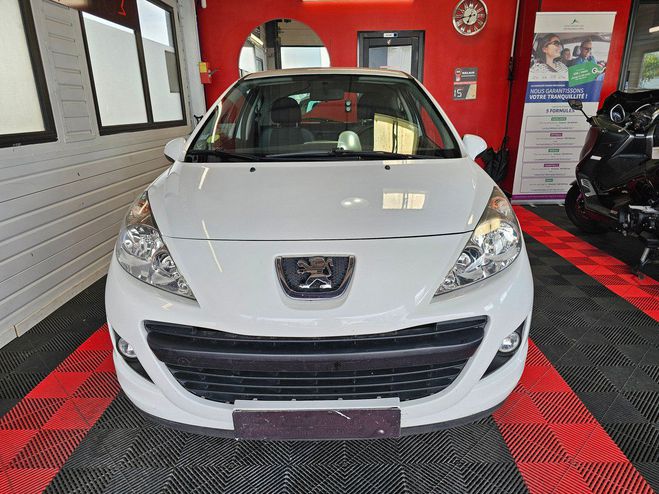 Peugeot 207 1.4 hdi 138000kms Blanc de 2012