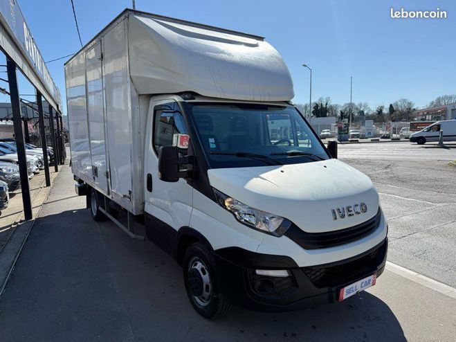 Iveco Daily Chassis-Cabine 35C14 2.3 136ch 22m3 Hayo Blanc de 2019