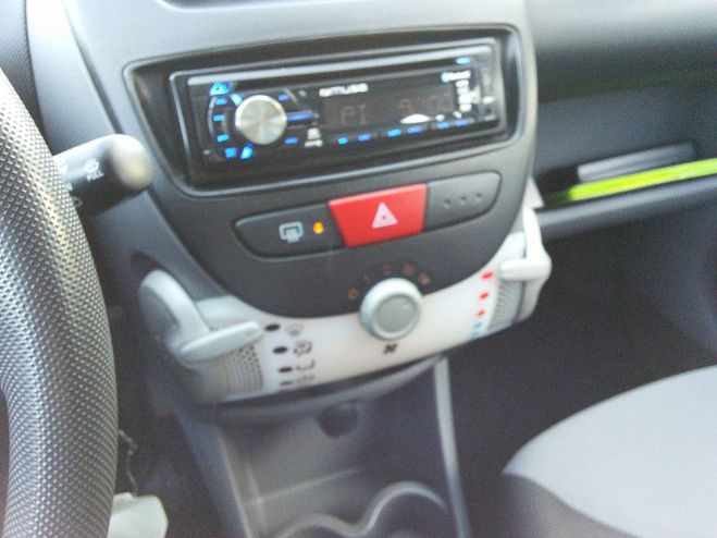 Peugeot 107 1.0 Urban 68 CV - Moteur  chaine de dis Noir de 2009