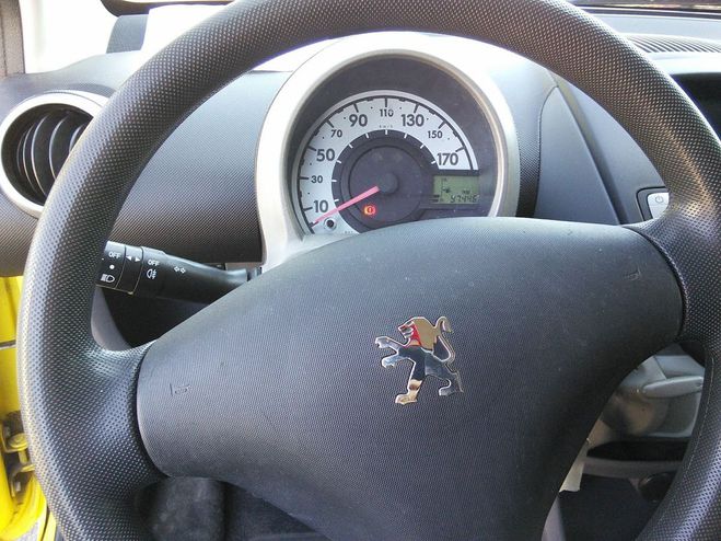 Peugeot 107 1.0 Urban 68 - REVISEE GARANTIE Jaune de 2006