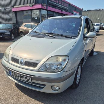  Voir détails -Renault Scenic (2) 1.9 DCI FAIRWAY CUIR à Coignires (78)