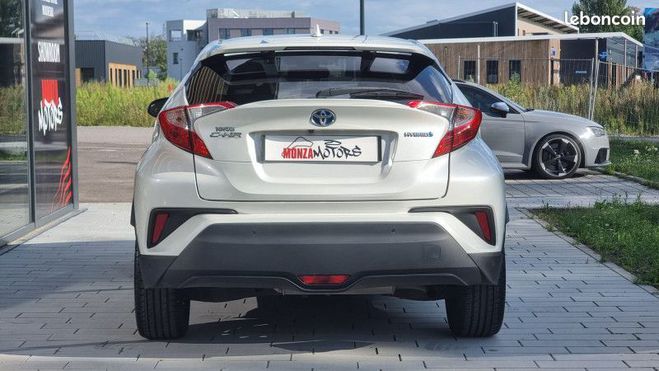 Toyota C HR 122H DISTINCTIVE 2WD E-CVT Blanc de 2017