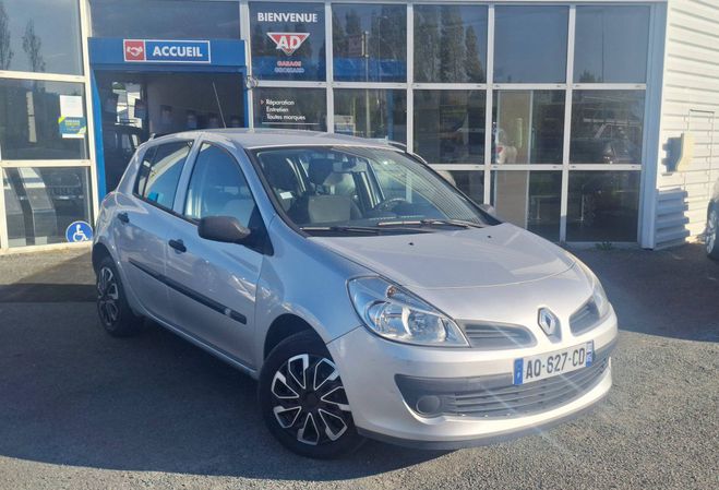 Renault Clio III (B/C85) 1.2 16v 75ch Pack Authentiqu GRIS C de 2006