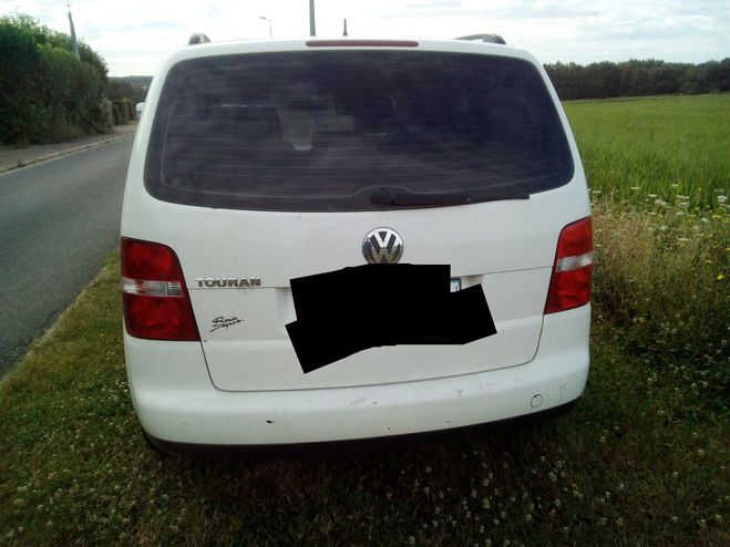 Volkswagen Touran a vendre pour pieces dtachees  de 2005