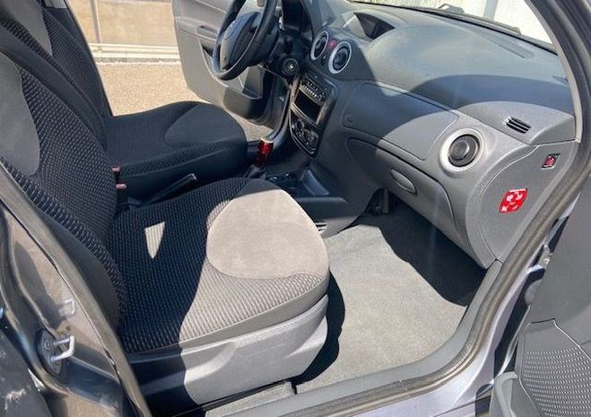 Citroen C3 Furio 1.1 L  60 cv 5 portes. Phase II grise de 2009