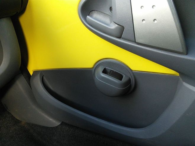 Peugeot 107 1.0 68 Bsico 5portes - moteur a chaine  Jaune de 2008