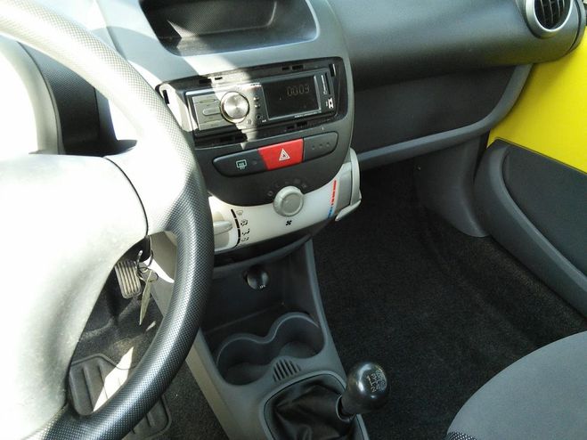 Peugeot 107 1.0 68 Bsico 5portes - moteur a chaine  Jaune de 2008
