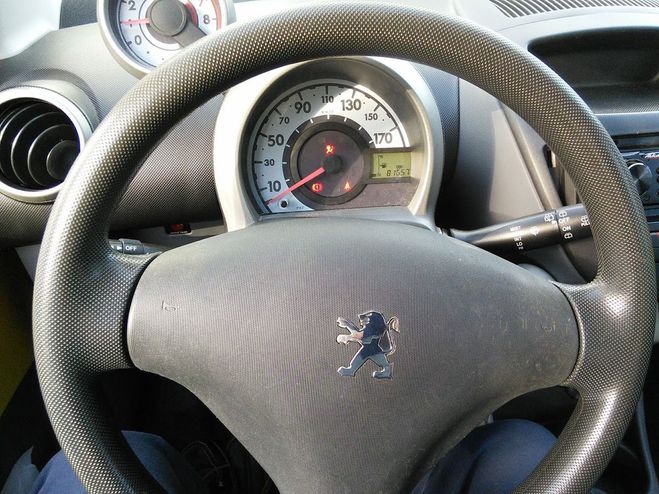 Peugeot 107 1.0 68 Bsico 5portes - moteur a chaine  Jaune de 2008