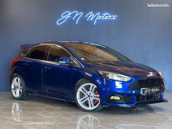  Voir détails -Ford Focus iii (2) 2.0 ecoboost 250 s&s st 5p garan à Thoiry (78)