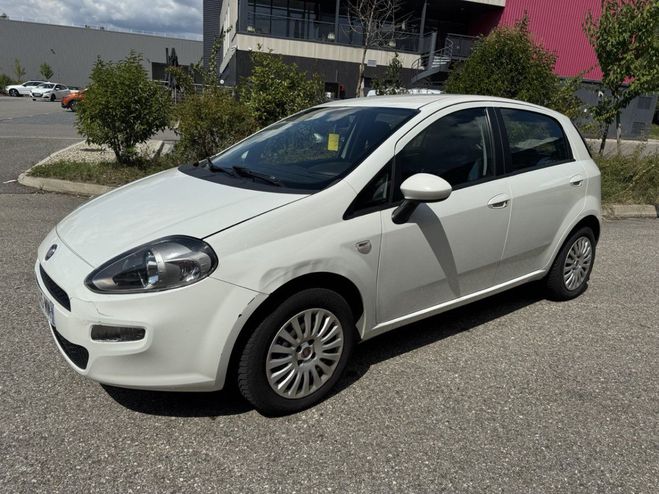Fiat Punto Evo 1.4 ct ok clim blue&me distribution  BLANC NACRE de 2012