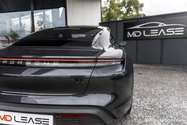 Porsche Taycan 476 ch avec batterie performance plus Le Gris de 2022