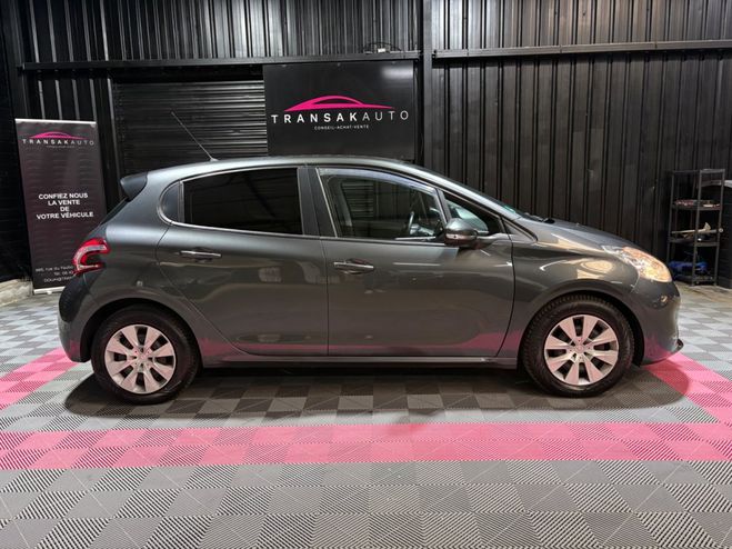 Peugeot 208 1.4 e-hdi 68ch fap bmp5 blue lion active GRIS de 2012