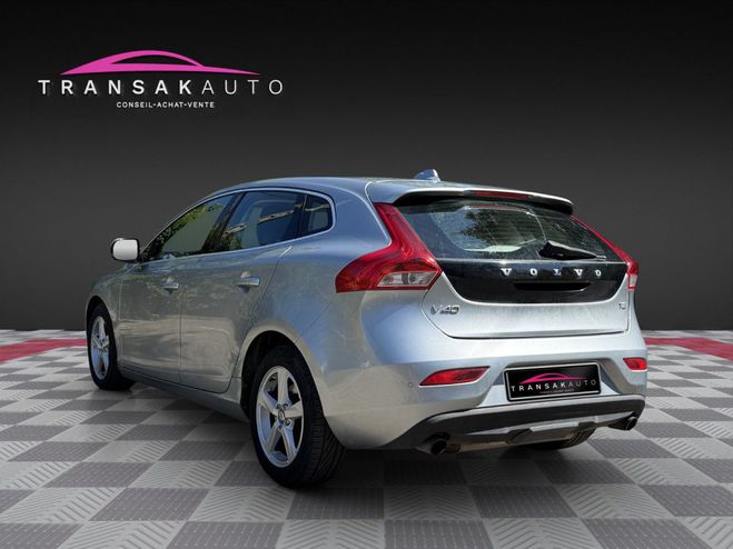 Volvo V40 120ch - Finition Momentum Gris de 2014