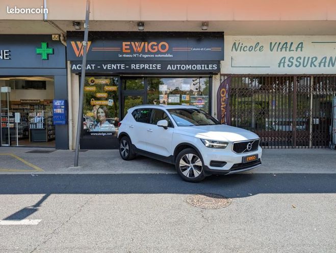 Volvo XC40 1.5 T2 130 ch INSCRIPTION 2WD + SIEGES-V Blanc de 2021
