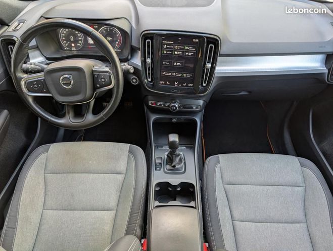 Volvo XC40 1.5 T2 130 ch INSCRIPTION 2WD + SIEGES-V Blanc de 2021