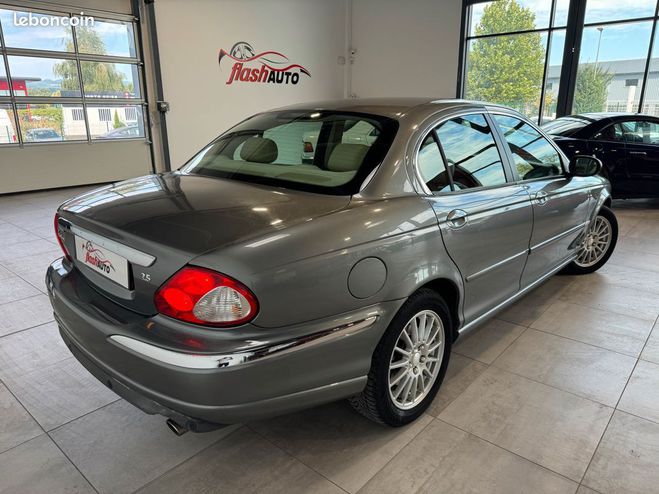 Jaguar X Type 2.5 i V6 194cv-BVA-4X4 Gris de 2006