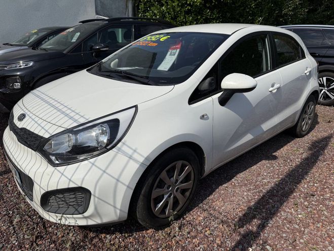Kia Rio 1.2L 86CV STYLE  de 2012
