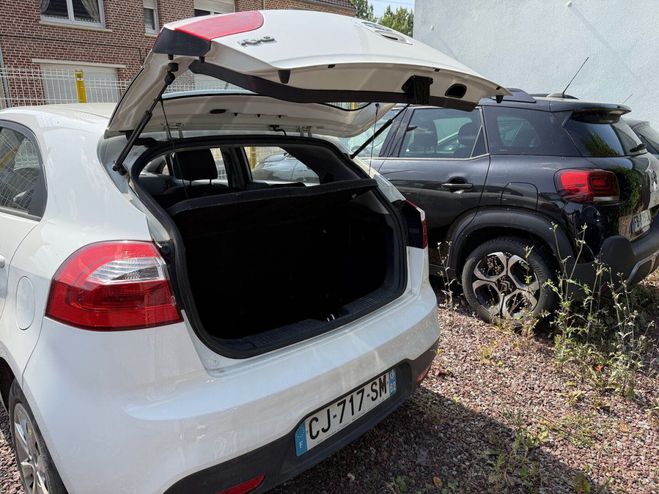 Kia Rio 1.2L 86CV STYLE  de 2012