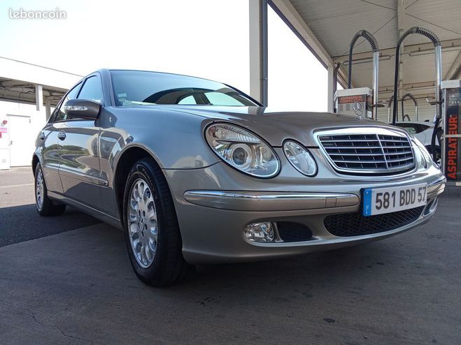 Mercedes Classe E Belle 220cdi pack boite auto 95000 kms e Gris de 2004
