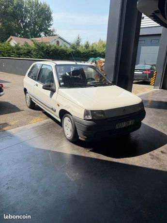  Voir détails -Renault Clio 1 1.2 ess 29000km dorigine 1er main à Chavanoz (38)