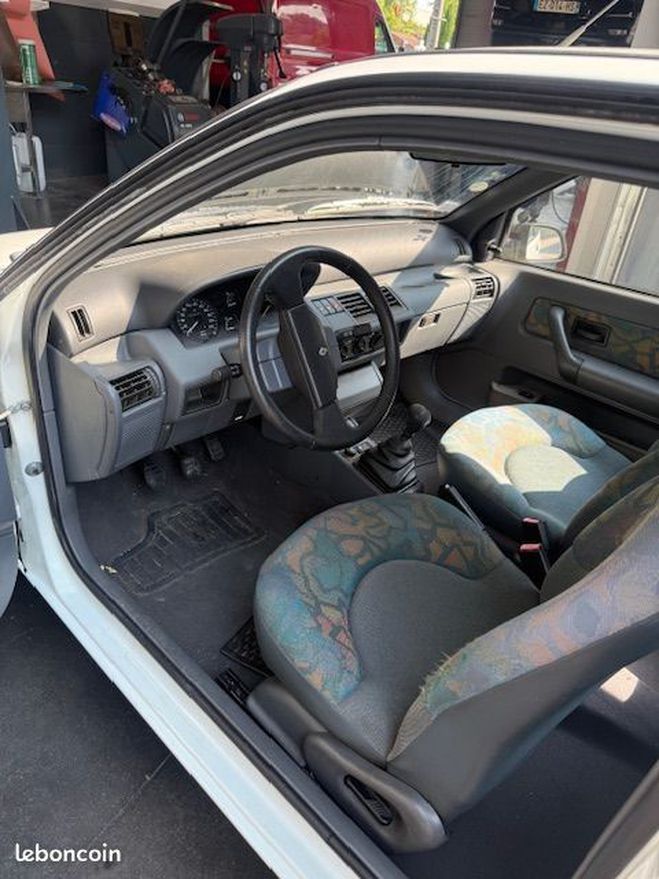 Renault Clio 1 1.2 ess 29000km dorigine 1er main Blanc de 1995
