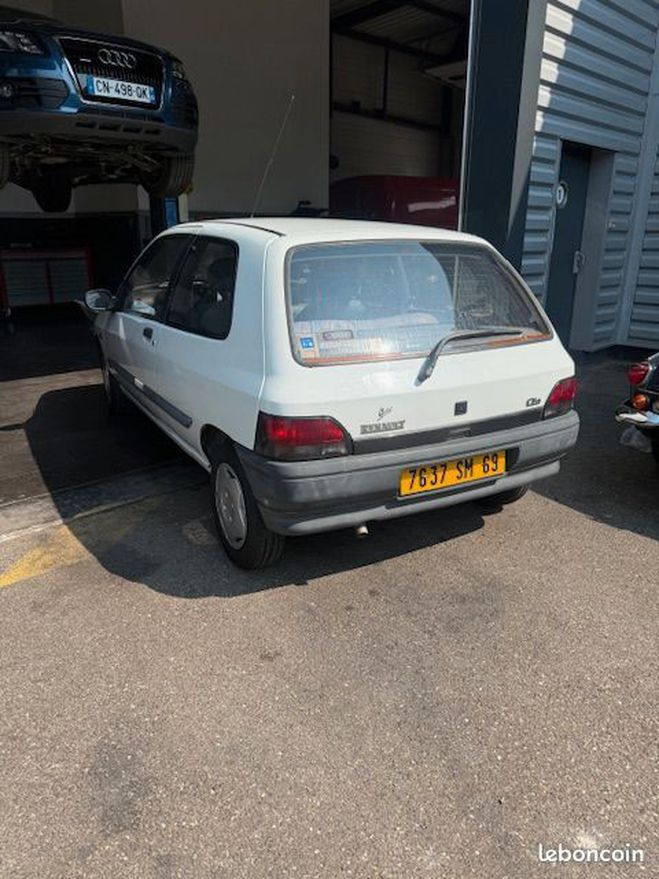 Renault Clio 1 1.2 ess 29000km dorigine 1er main Blanc de 1995