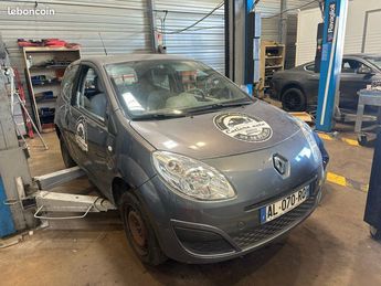  Voir détails -Renault Twingo 1,5 dci en l'tat à   La Boisse (01)