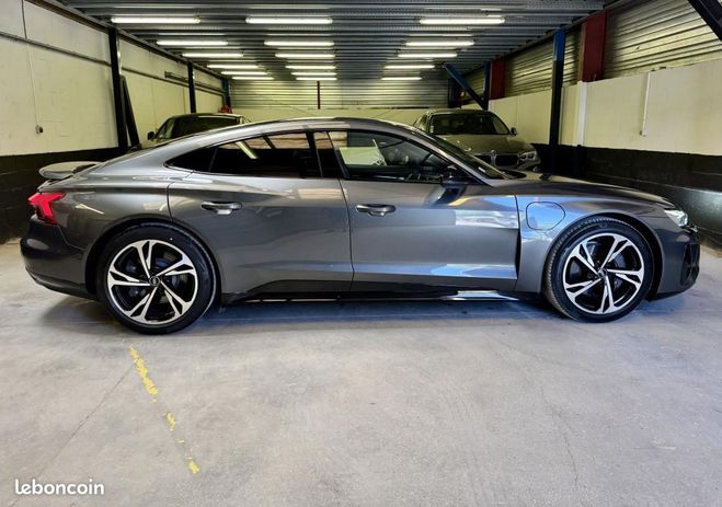 Audi e-tron GT 476 ch Quattro 1e main Origine FR Full O Gris de 2021