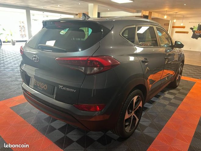 Hyundai Tucson 1.7 CRDI 115 CREATIVE 2WD + SIGES AV CH Gris de 2017