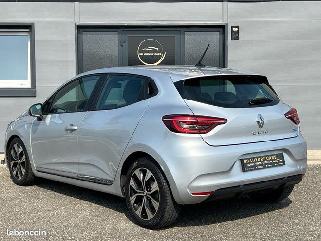 Renault Clio E-Tech 140ch Gris de 2021