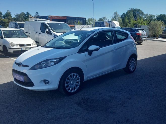 Ford Fiesta 1.25 82 Trend Blanc de 2011