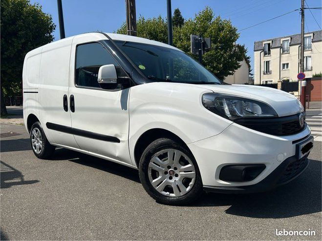 Fiat Doblo 1.6L MJTD 105CV Blanc de 2018