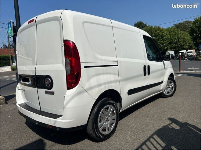 Fiat Doblo 1.6L MJTD 105CV Blanc de 2018