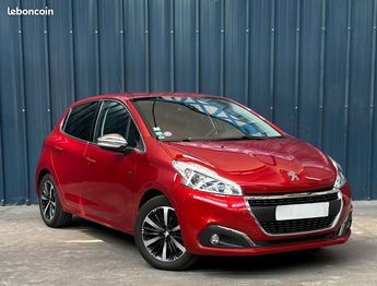  Voir détails -Peugeot 208 Tech Edition 110 ch Rouge Elixir Garanti à Halluin (59)