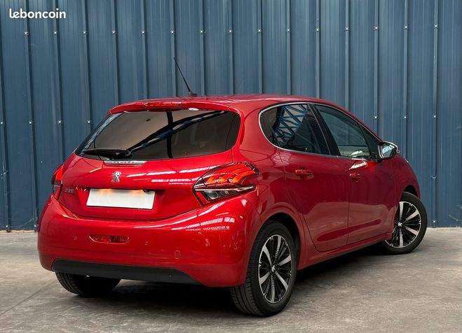 Peugeot 208 Tech Edition 110 ch Rouge Elixir Garanti Rouge de 2019