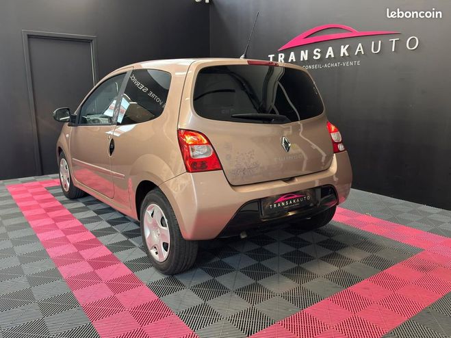 Renault Twingo II 1.2 16v 75ch eco2 Miss Sixty PREMIRE Rose de 2011