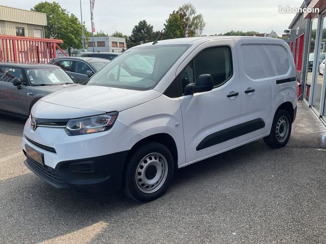 Toyota Proace City MEDIUM 100 D-4D BUSINESS RC21 Blanc de 2022