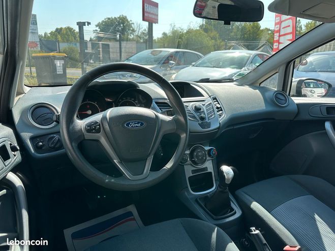 Ford Fiesta 1.4 Tdci 70Ch Trend 5P Gris de 2010