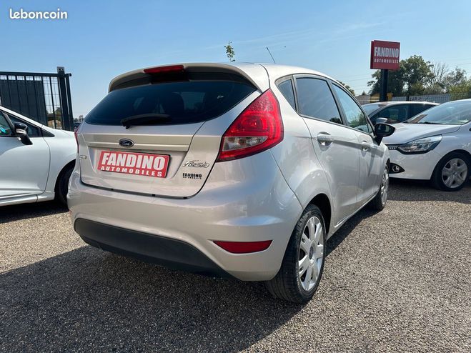 Ford Fiesta 1.4 Tdci 70Ch Trend 5P Gris de 2010