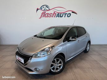  Voir détails -Peugeot 208 VTi 82cv STYLE-2014 à Gerzat (63)