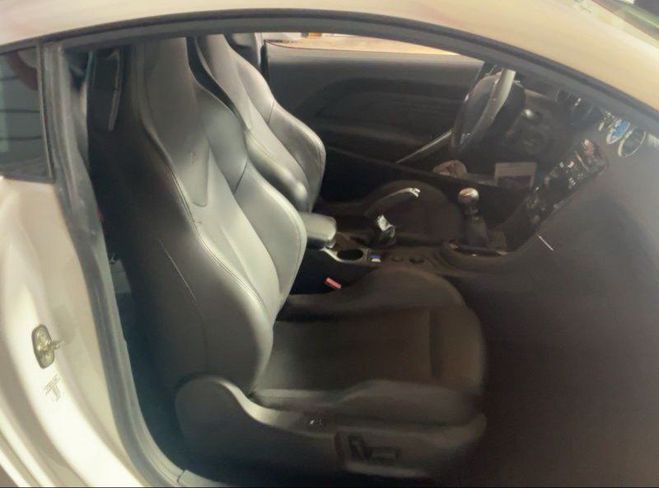 Peugeot RCZ 2.0 HDI FAP 160CH Blanc de 2013